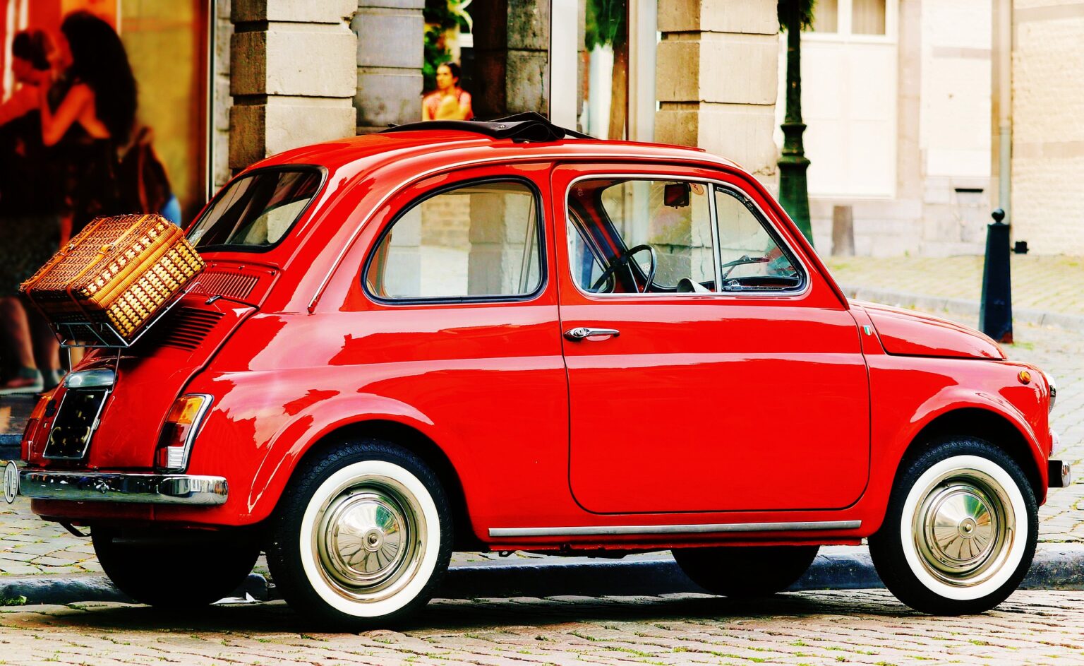 relish-living-the-dolce-vita-in-a-fiat-500-buongiorno-italians